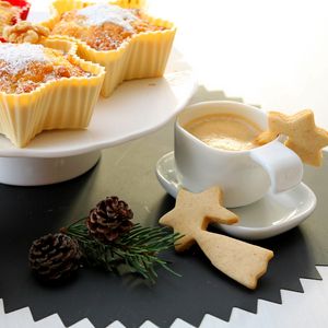 Preview wallpaper cakes, coffee, pine cones, christmas