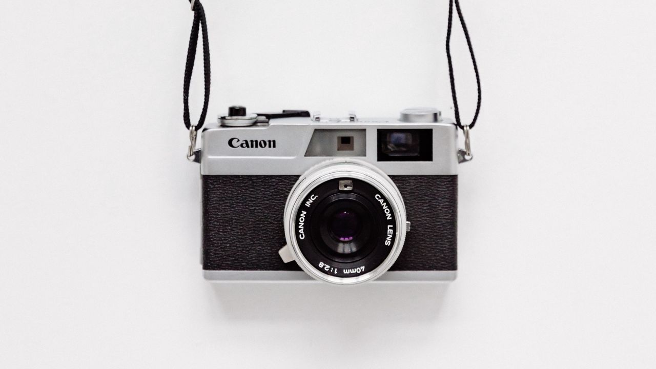 Wallpaper camera, bw, minimalism