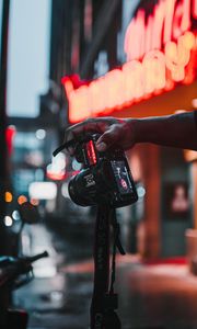 Preview wallpaper camera, hand, blur