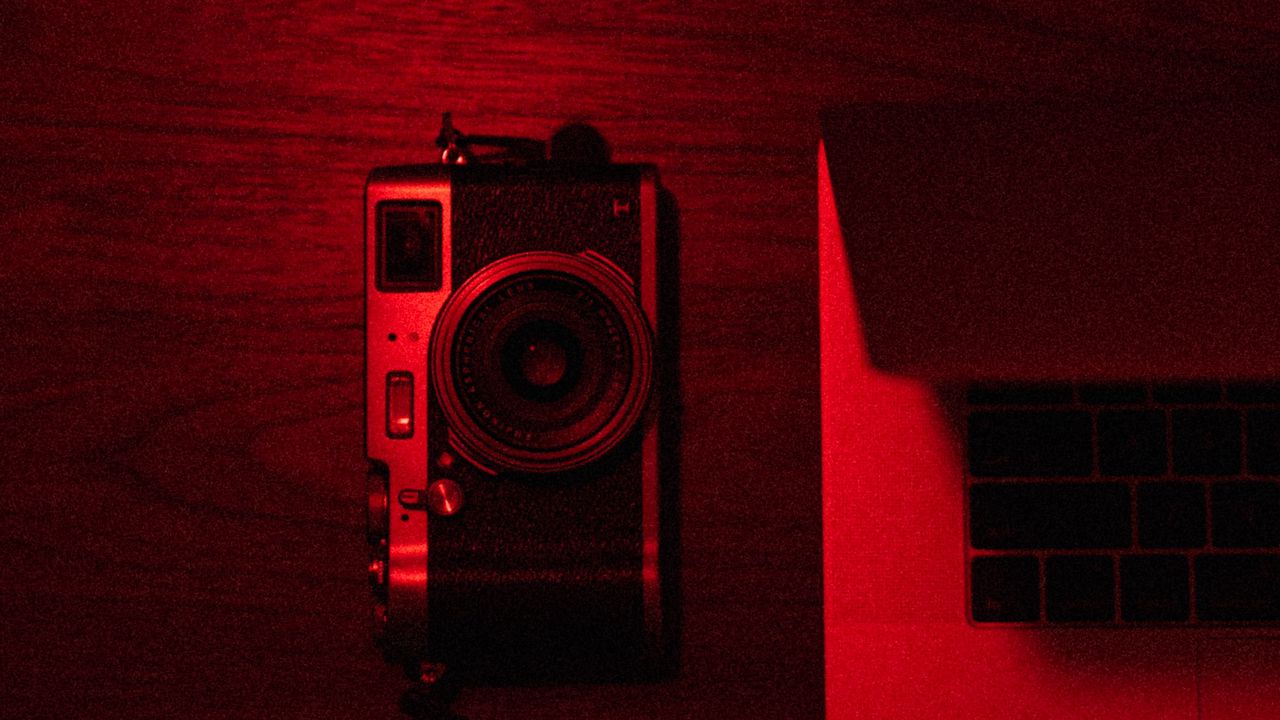 Wallpaper camera, laptop, red, dark
