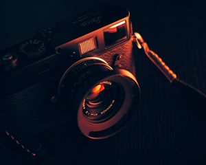 Preview wallpaper camera, lens, dark, glare