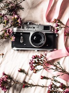 Preview wallpaper camera, lens, flowers, retro