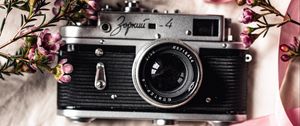Preview wallpaper camera, lens, flowers, retro
