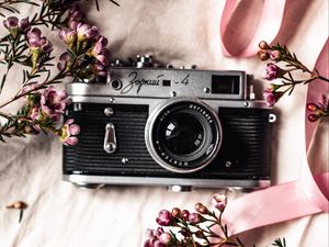 Preview wallpaper camera, lens, flowers, retro