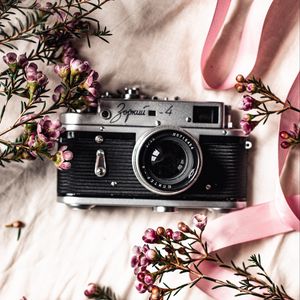 Preview wallpaper camera, lens, flowers, retro