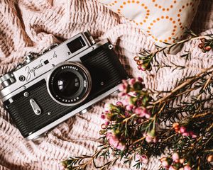 Preview wallpaper camera, lens, flowers, fabric, retro