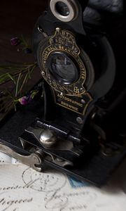 Preview wallpaper camera, lens, letter, flowers, vintage