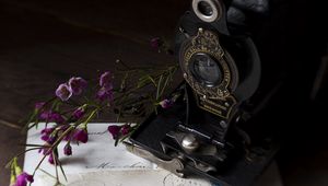 Preview wallpaper camera, lens, letter, flowers, vintage
