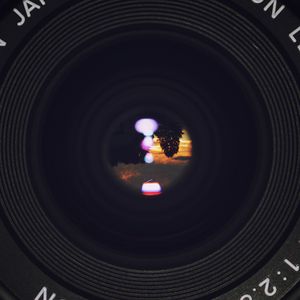 Preview wallpaper camera, lens, reflection, dark