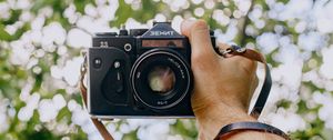Preview wallpaper camera, lens, retro, hand, focus