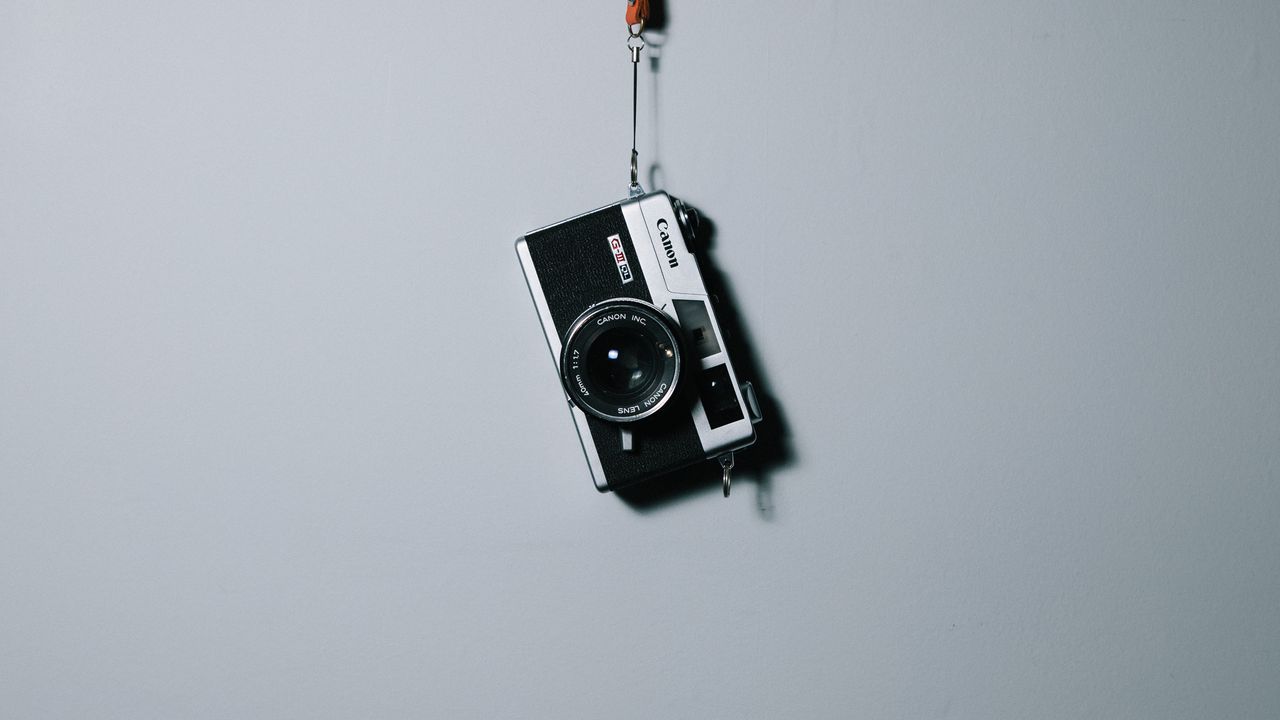 Wallpaper camera, lens, wall