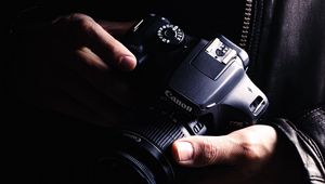 Preview wallpaper camera, objective, photographer, hands, dark