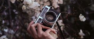 Preview wallpaper camera, retro, hand, flowers, bloom