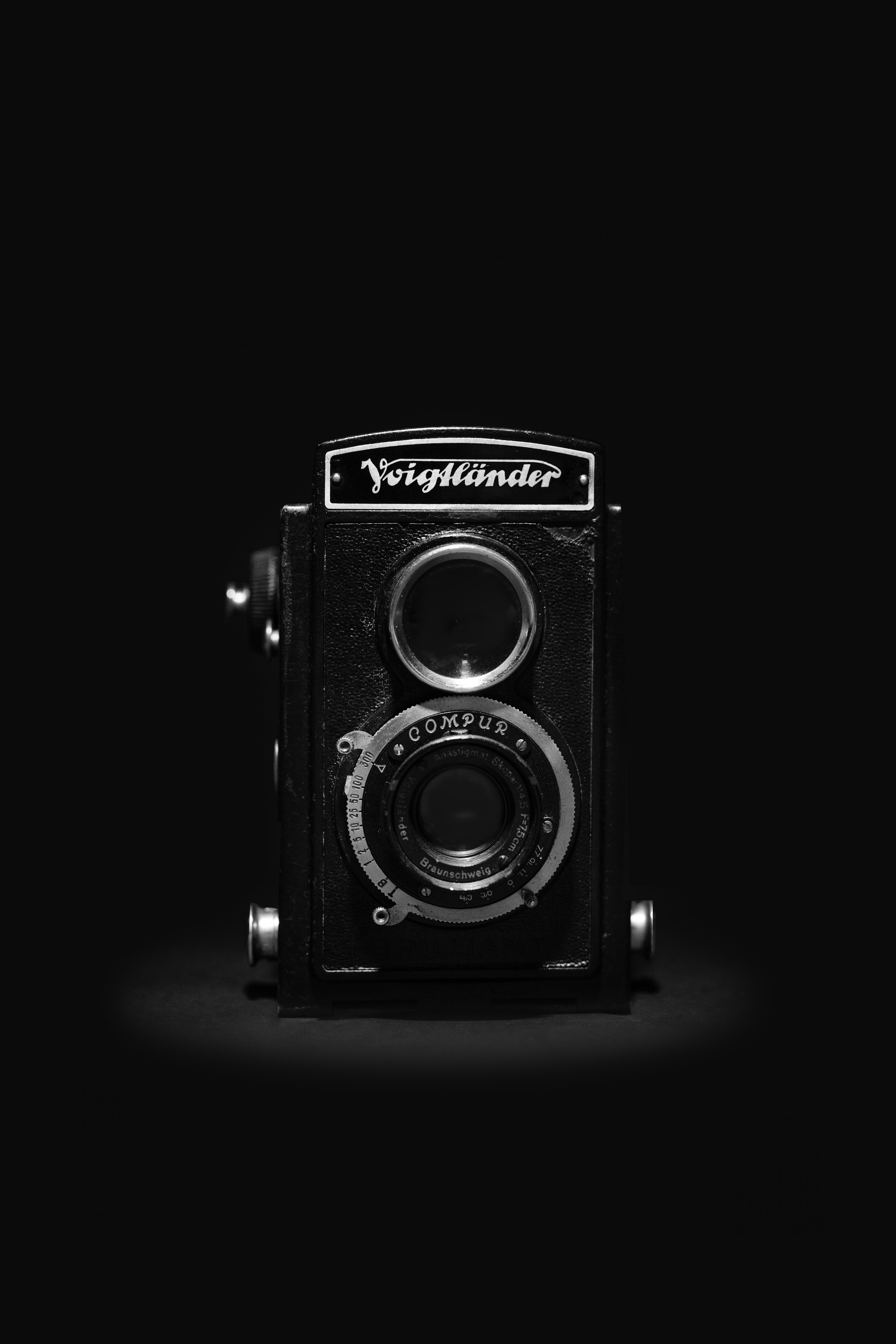 Download wallpaper 4000x6000 camera, retro, vintage, black hd background