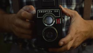 Preview wallpaper camera, retro, vintage, hands, photographer