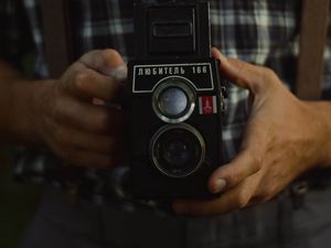 Preview wallpaper camera, retro, vintage, hands, photographer