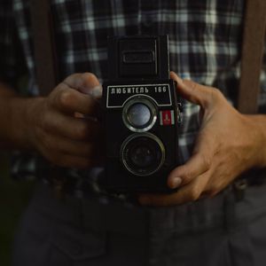 Preview wallpaper camera, retro, vintage, hands, photographer