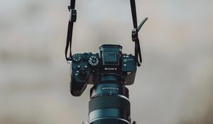 Preview wallpaper camera, strap, black