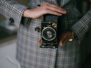 Preview wallpaper camera, vintage, woman