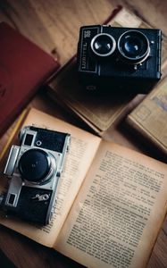 Preview wallpaper cameras, books, retro, vintage