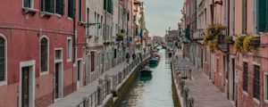 Preview wallpaper canal, building, street, venice, italy