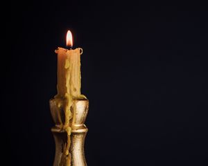 Preview wallpaper candle, candlestick, fire, dark