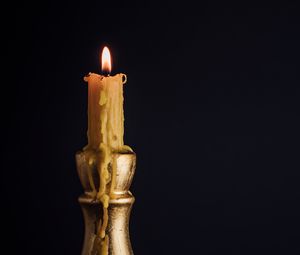 Preview wallpaper candle, candlestick, fire, dark