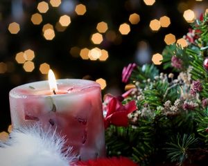 Preview wallpaper candle, fir, branch, new year