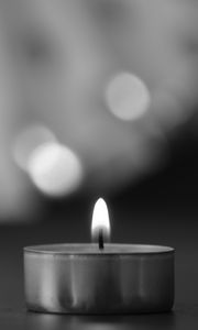 Preview wallpaper candle, fire, bw