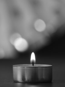 Preview wallpaper candle, fire, bw