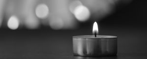 Preview wallpaper candle, fire, bw