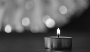 Preview wallpaper candle, fire, bw