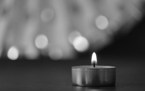 Preview wallpaper candle, fire, bw