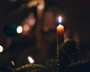 Preview wallpaper candle, fire, christmas tree, new year, christmas