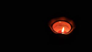 Preview wallpaper candle, fire, dark, darkness