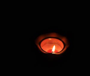 Preview wallpaper candle, fire, dark, darkness