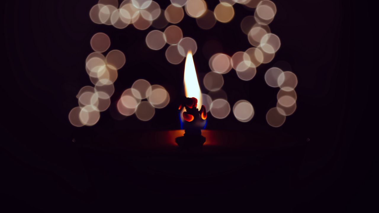 Wallpaper candle, fire, darkness, glare, bokeh