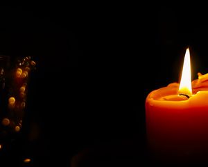 Preview wallpaper candle, fire, flame, darkness, light