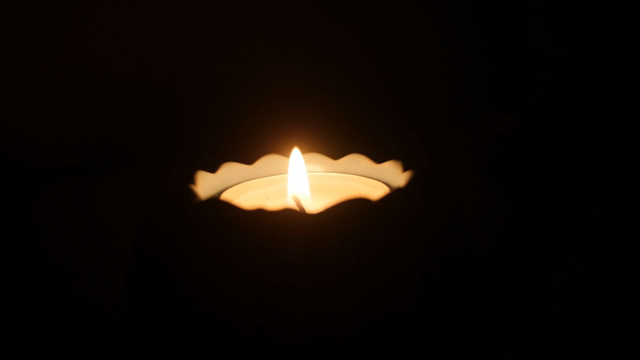 Wallpaper candle, fire, flame, glow, dark hd, picture, image