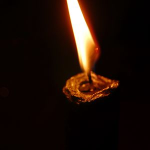 Preview wallpaper candle, fire, flame, night, dark