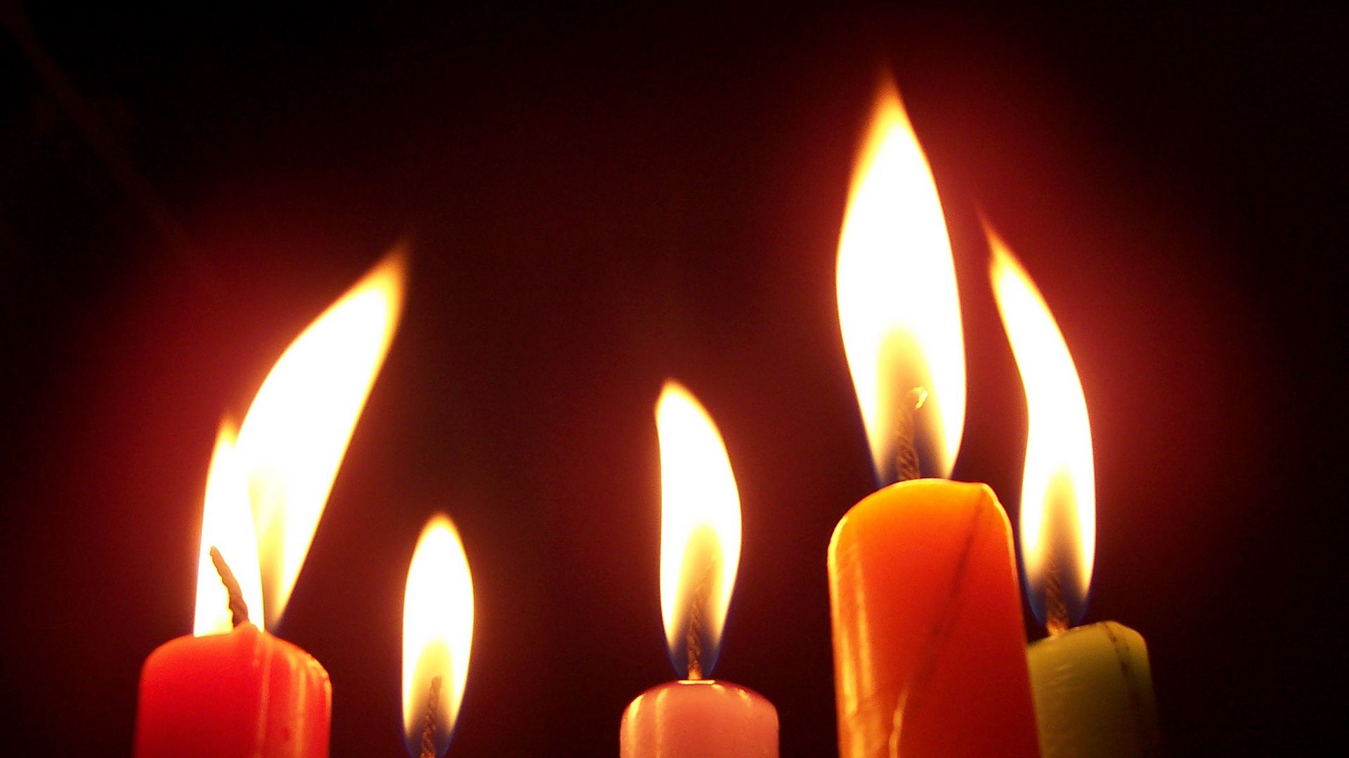 Download wallpaper 1920x1080 candle, fire, flame, dark full hd, hdtv