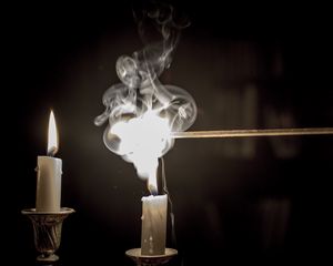 Preview wallpaper candle, fire, smoke, darkness