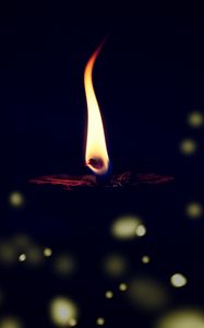 Preview wallpaper candle, flame, fire, glare, blur, dark