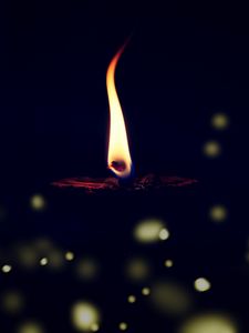 Preview wallpaper candle, flame, fire, glare, blur, dark