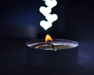 Preview wallpaper candle, flame, heart, glare