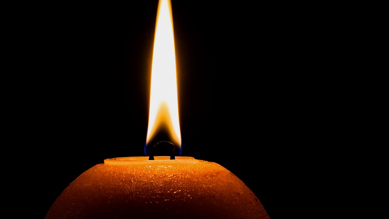 Wallpaper candle, flame, wax, drops