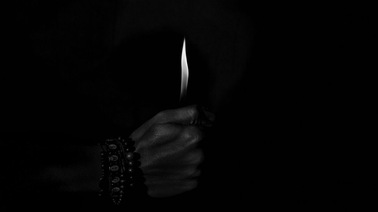 Wallpaper candle, hands, bw