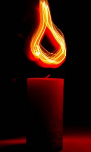 Preview wallpaper candle, light, long exposure, red