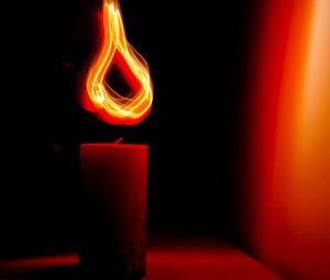 Preview wallpaper candle, light, long exposure, red