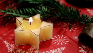 Preview wallpaper candle, star, christmas, branch